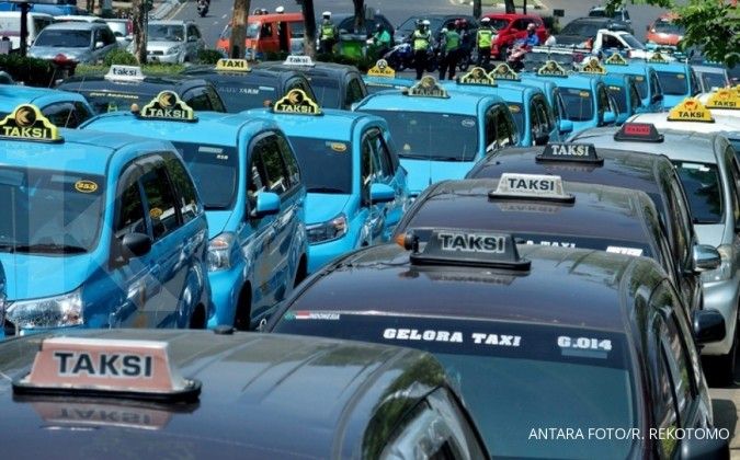 Kekosongan aturan taksi online jangan kelamaan