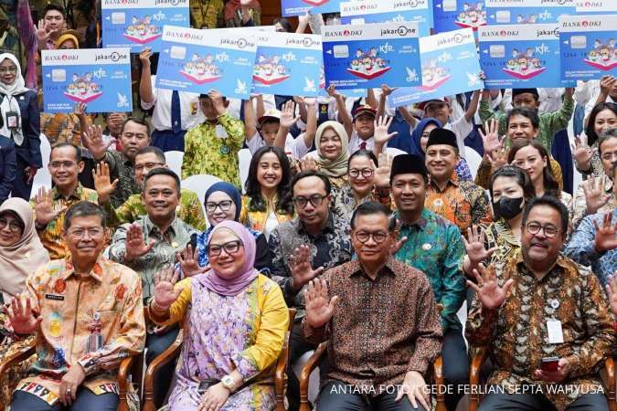 Penyerahan Kartu Jakarta Pintar Plus 