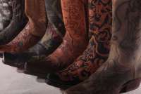 Merancang Fulus dari Sepatu Bot Artisan