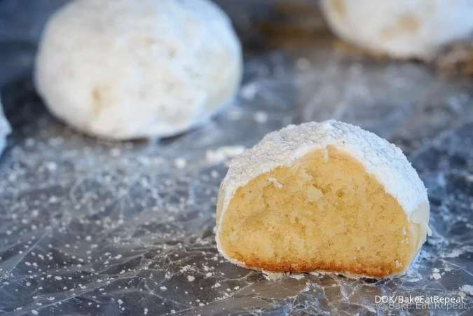 Ide Bikin Kue Kering Natal & Tahun Baru: Almond Snowball!