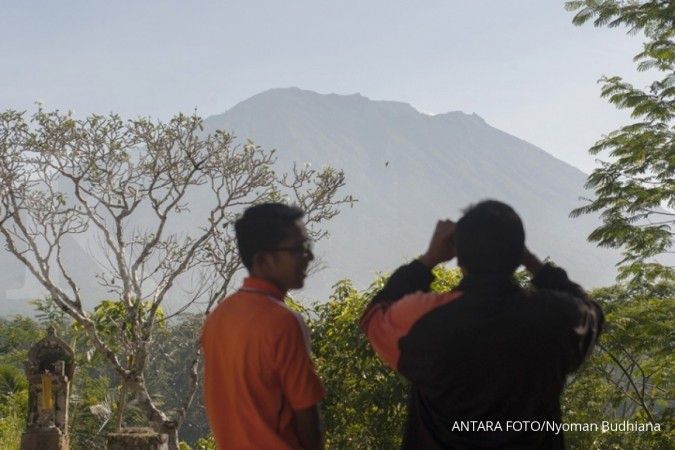 Gubernur Bali: Jangan panik status Gunung Agung