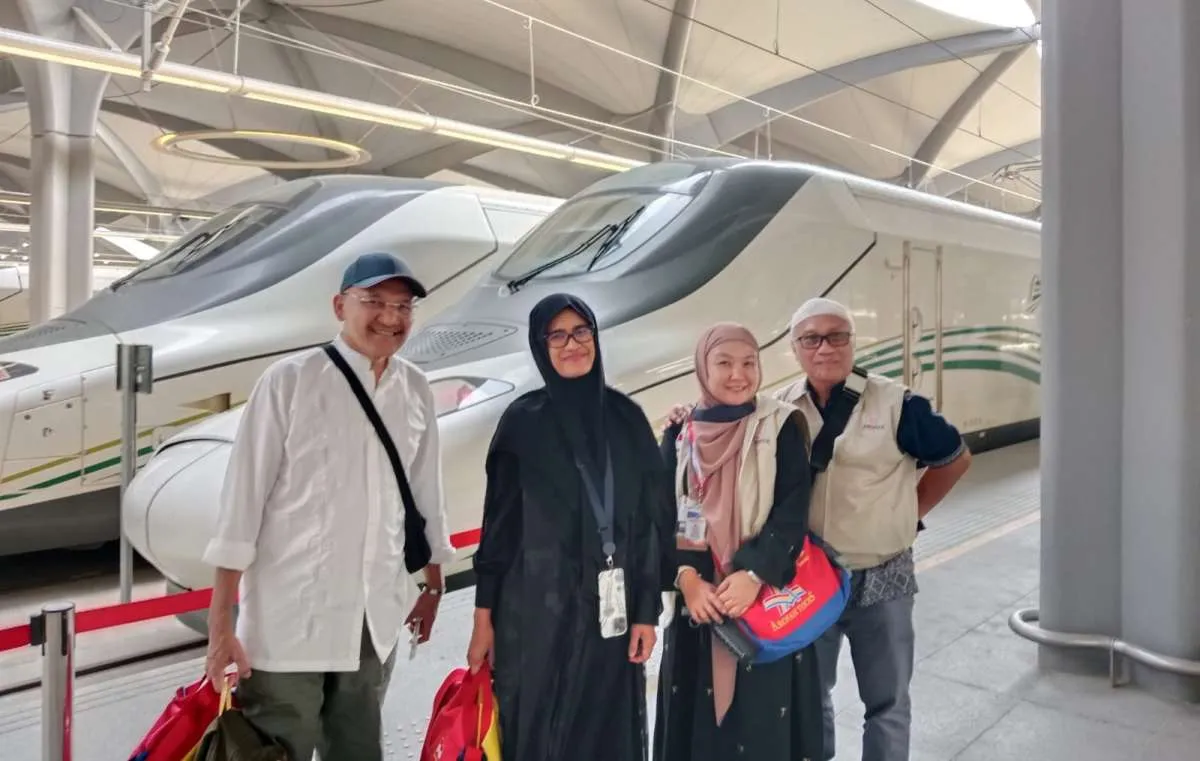 Antara Dua Kota Suci: Terbang di Darat Naik Kereta Cepat Mekkah-Madinah