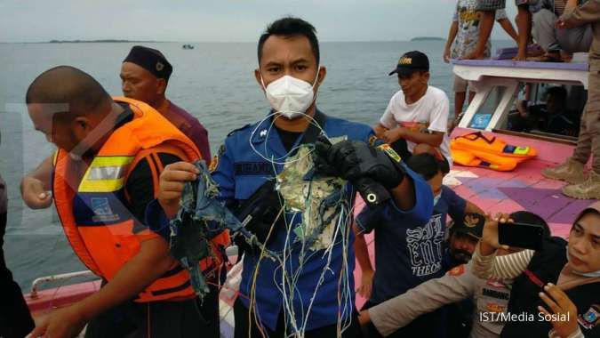 Puing-puing kabel diduga bagian Sriwijaya Air SJ 182 ditemukan