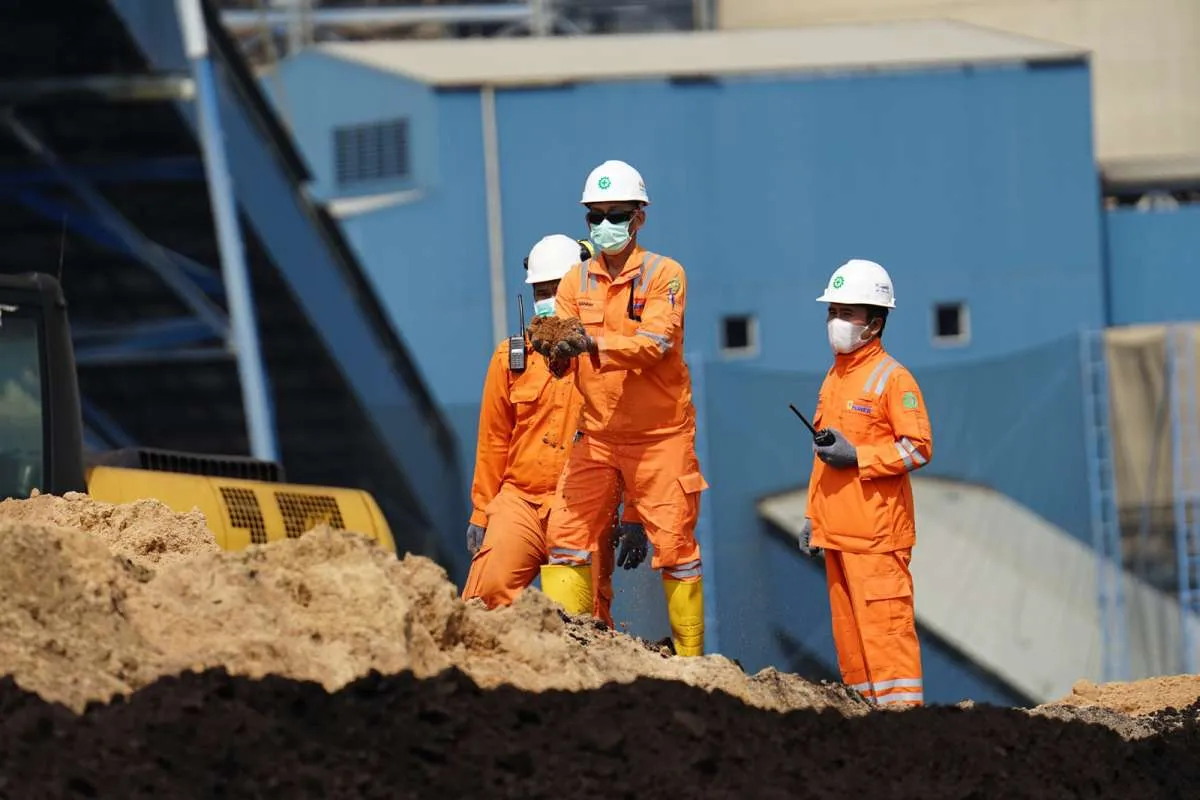 Strategi PLN Tekan Emisi Karbon Tanpa Korbankan Finansial Perusahaan