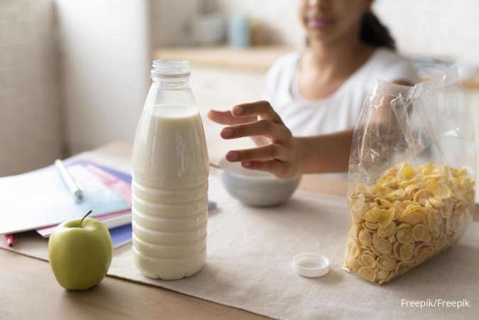 Mual Setelah Minum Susu? Ini 8 Cara Mengatasi Intoleransi Laktosa dengan Benar