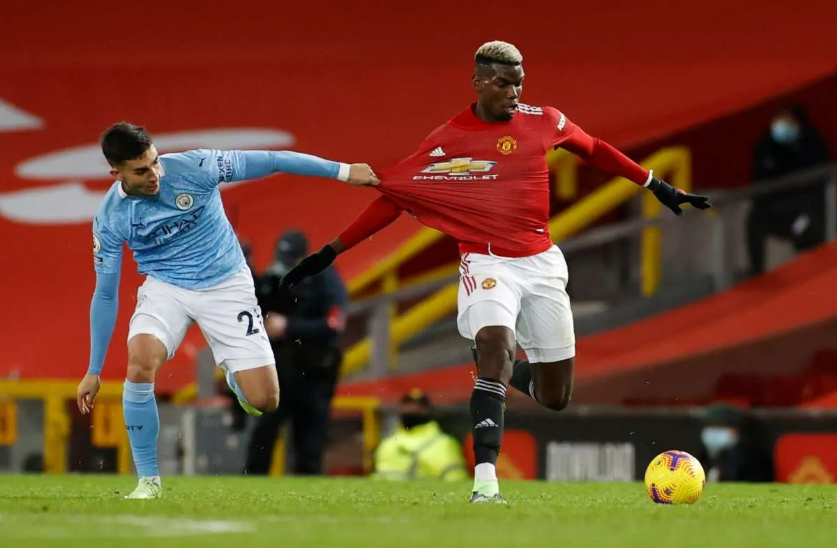 Manchester United diklaim bidik dua pemain pengganti Paul Pogba