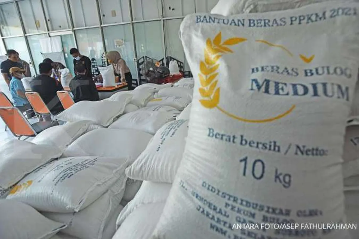 Penyaluran Bansos Pangan Menanti Data dari Kemensos