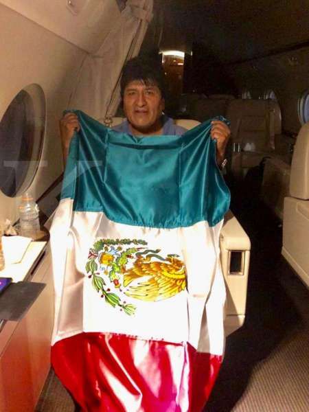 Mundur dari Presiden Bolivia, Evo Morales mendapat suaka dari Meksiko