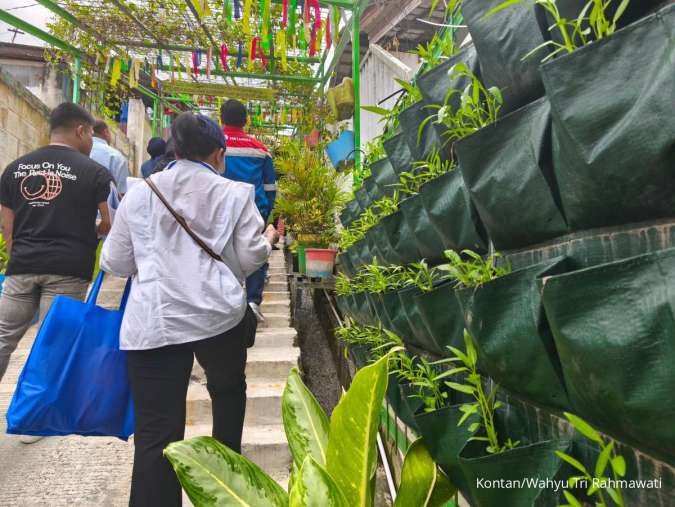 Gotong-Royong Kilang Pertamina Internasional dan Warga Kaliandra Menaklukkan Longsor