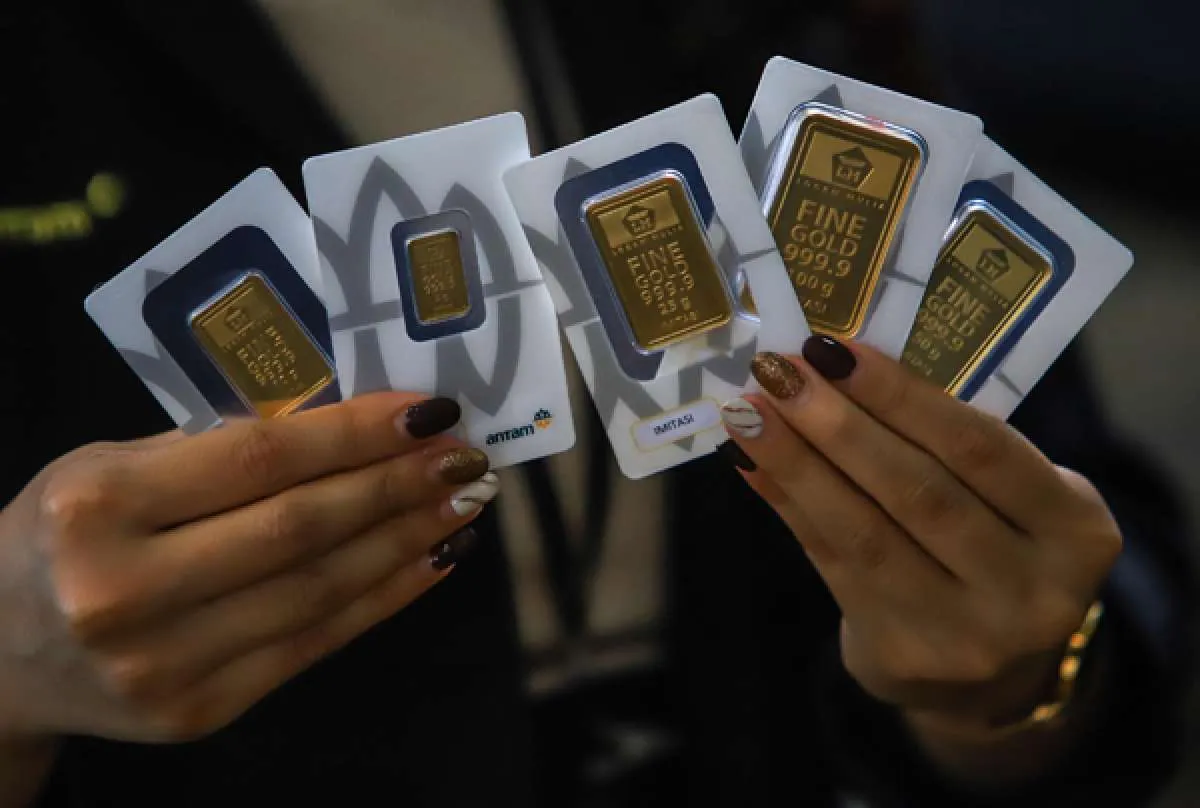 Harga emas hari ini Rp 935.000 per gram, harga buyback Rp 820.000 (16/2)