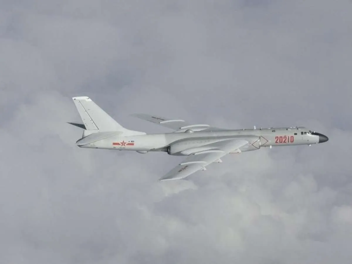 China beri petunjuk desain pembom siluman terbaru, bomber H-20?
