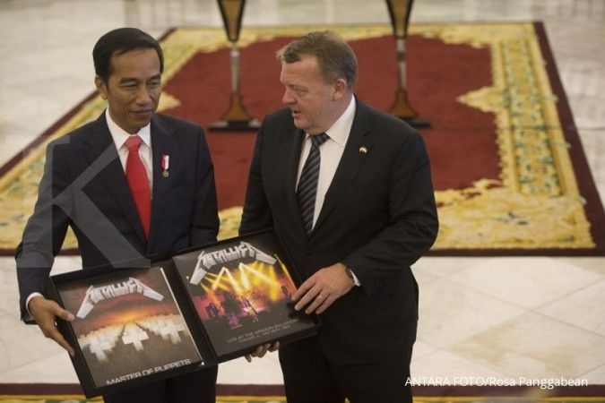 Jokowi dapat album Metallica dari PM Denmark