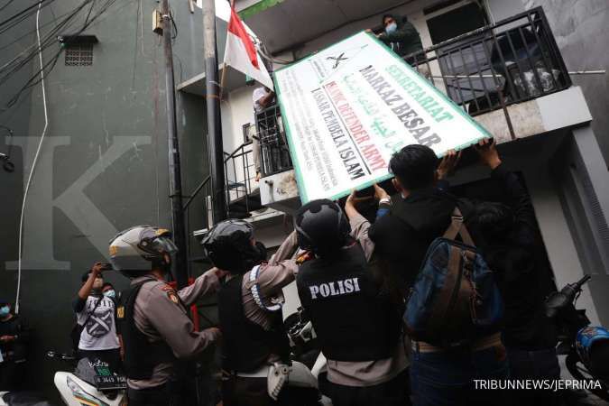 TNI-Polri bangun posko di Petamburan II sehari setelah FPI dibubarkan
