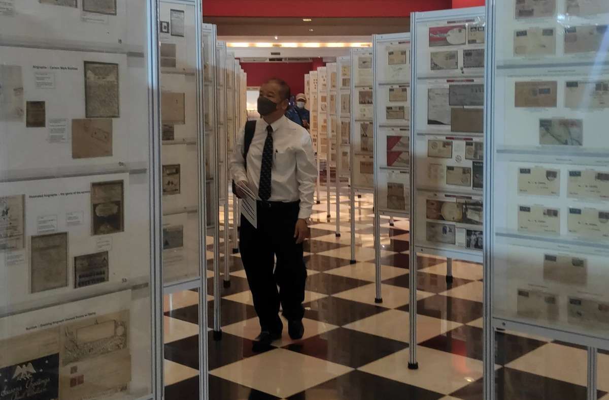 Cuan Melekat dari Koleksi Prangko