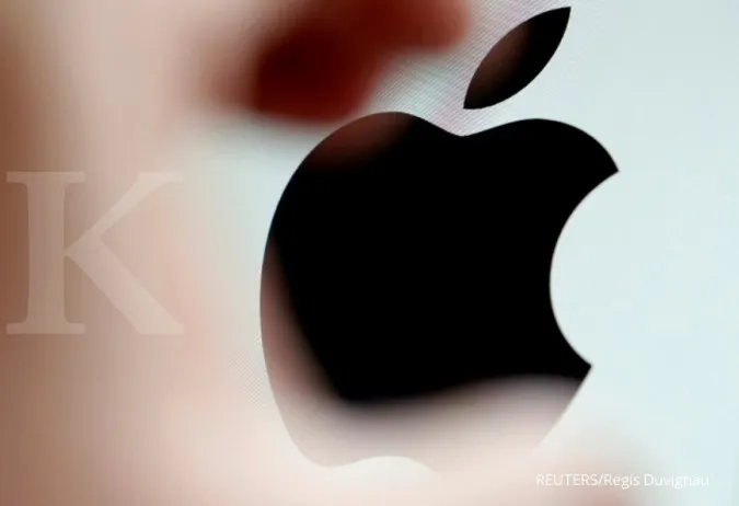 Apple shares hit record as bright forecast highlights future demand