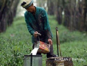 Koreksi harga karet menyeret jatuh saham LSIP dan UNSP