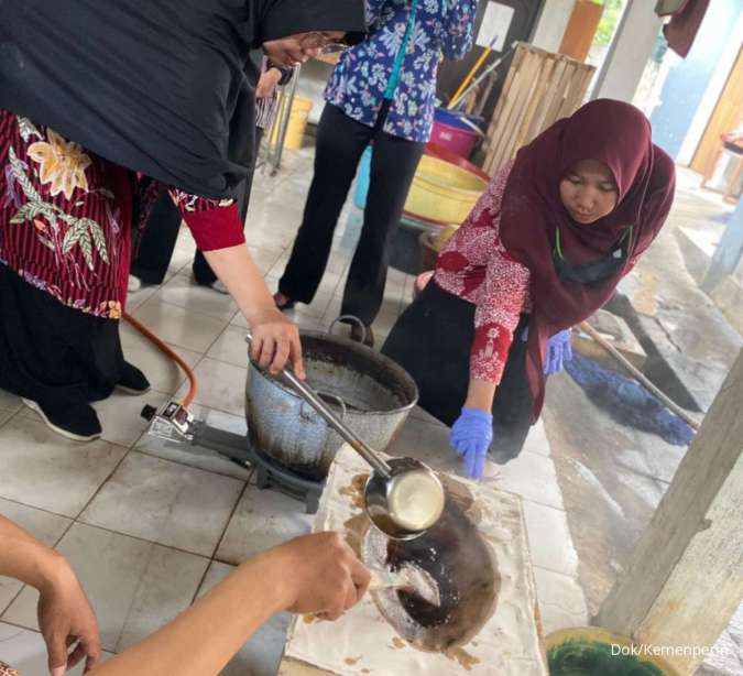 Dukung Batik Haji Nasional, Kemenperin Latih Industri Kecil Pakai Bahan Baku Halal