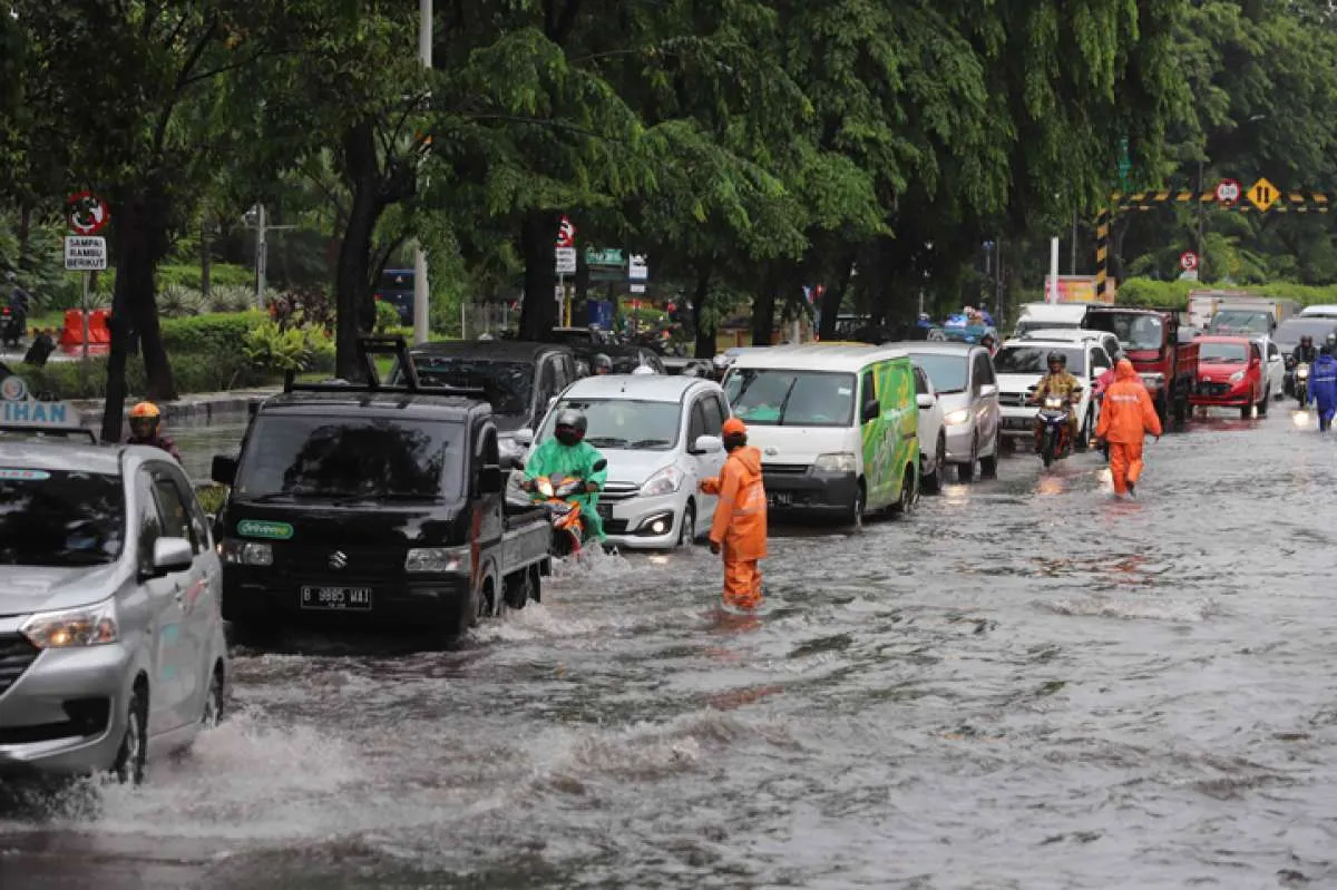 Prakiraan Cuaca Besok, Potensi Hujan dan Angin Puting Beliung di Beberapa Kota Ini