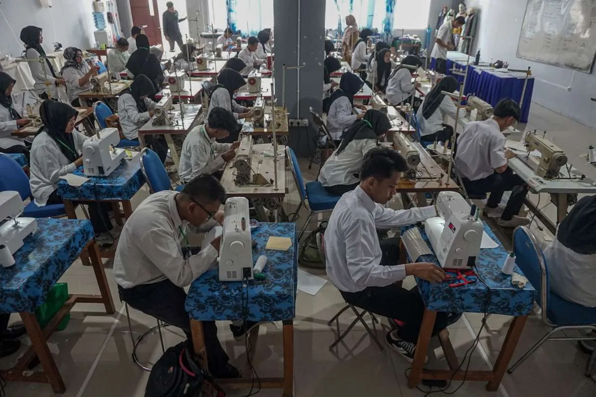 Buruh akan Demo 30/9/2025 Tuntut Upah Naik 10,5%, Cek UMP 2025 & Perhitungan 2026