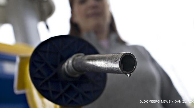 Harga minyak rebound dari penurunan terbesar 2012