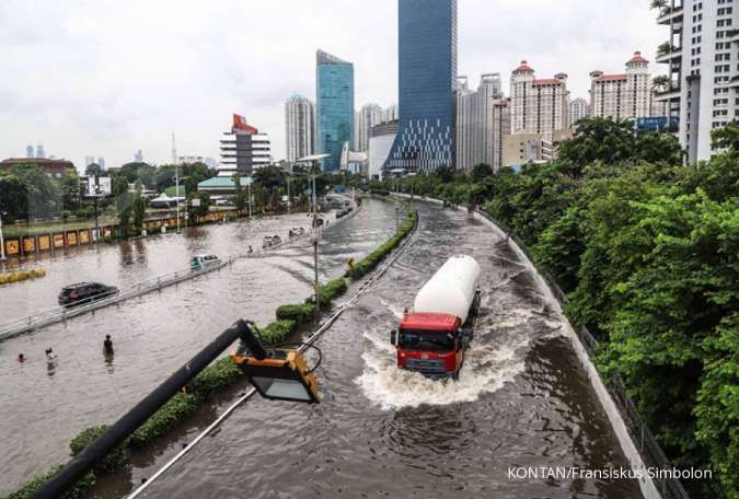 Kondisi tol akses Tanjung Priok dan JORR Seksi S pasca hujan lebat