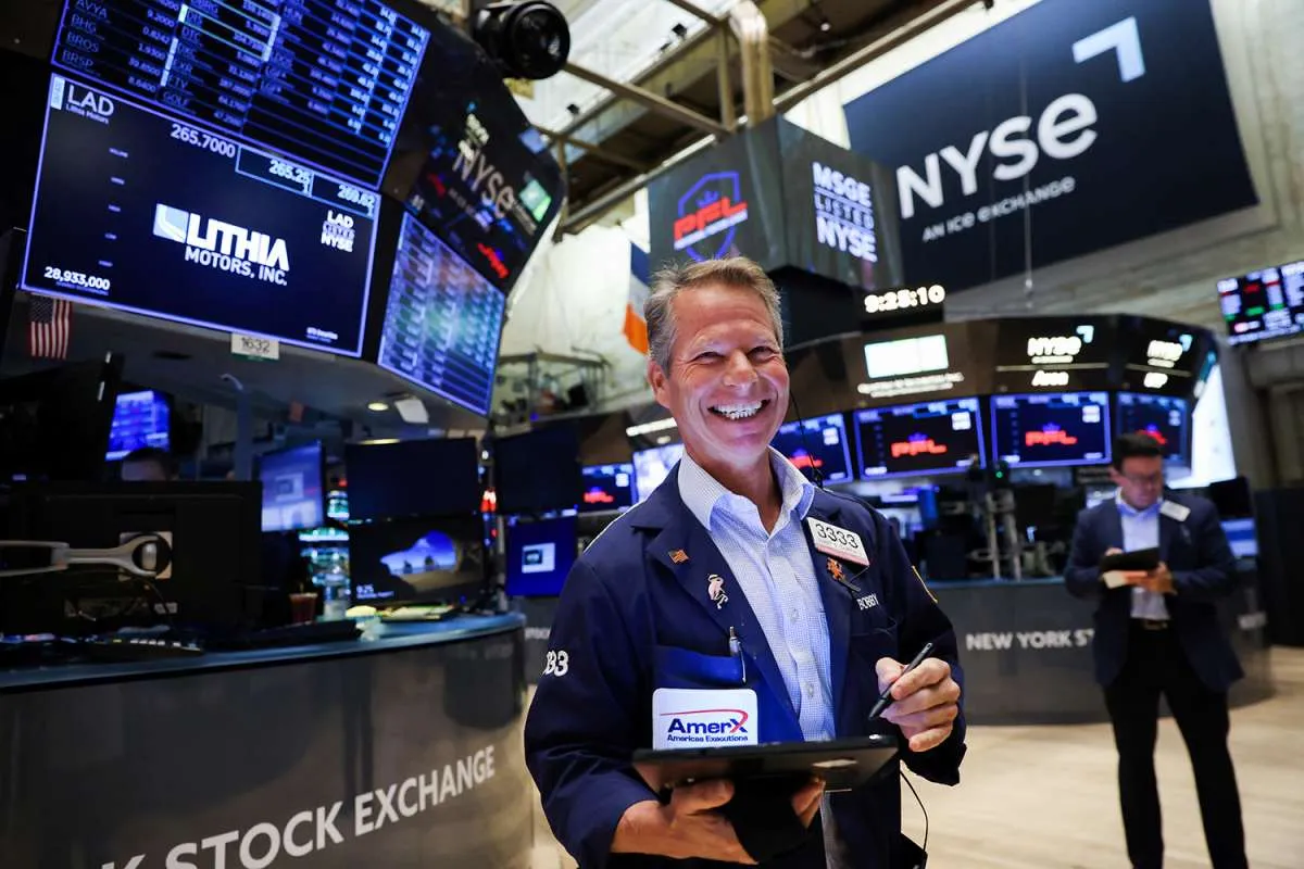 Wall Street Bervariasi, Dow Naik Didorong Peningkatan Pendapatan Ritel
