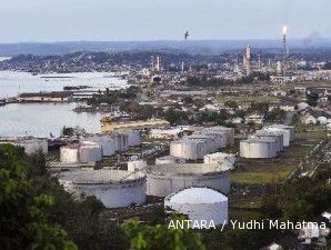 Persediaan AS turun, minyak masih fluktuatif