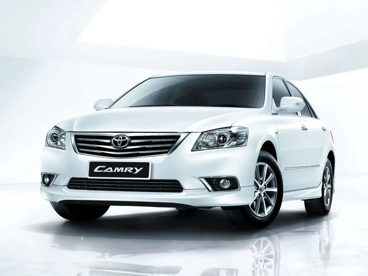 Harga mobil bekas Toyota Camry terendah hanya Rp 110 juta, dapat generasi ini