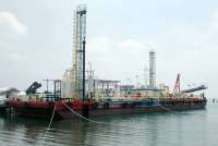 Siagakan Awak Mobil Tangki, Elnusa Upayakan Pasokan BBM di Kawasan Banjir Sumatera