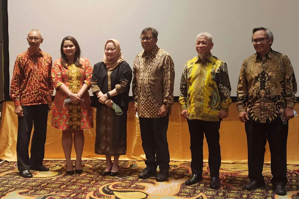 Dewata Freightinternational (DEAL) merombak jajaran komisaris dan direksi 