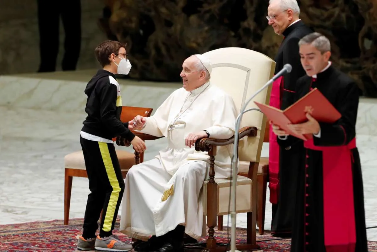 Masih Pemulihan dari Penyakit Lutut, Paus Fransiskus Batalkan Perjalanan ke Afrika