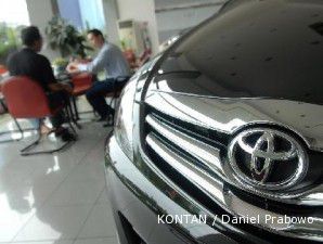 Gali lubang tutup lubang demi mobil tersayang