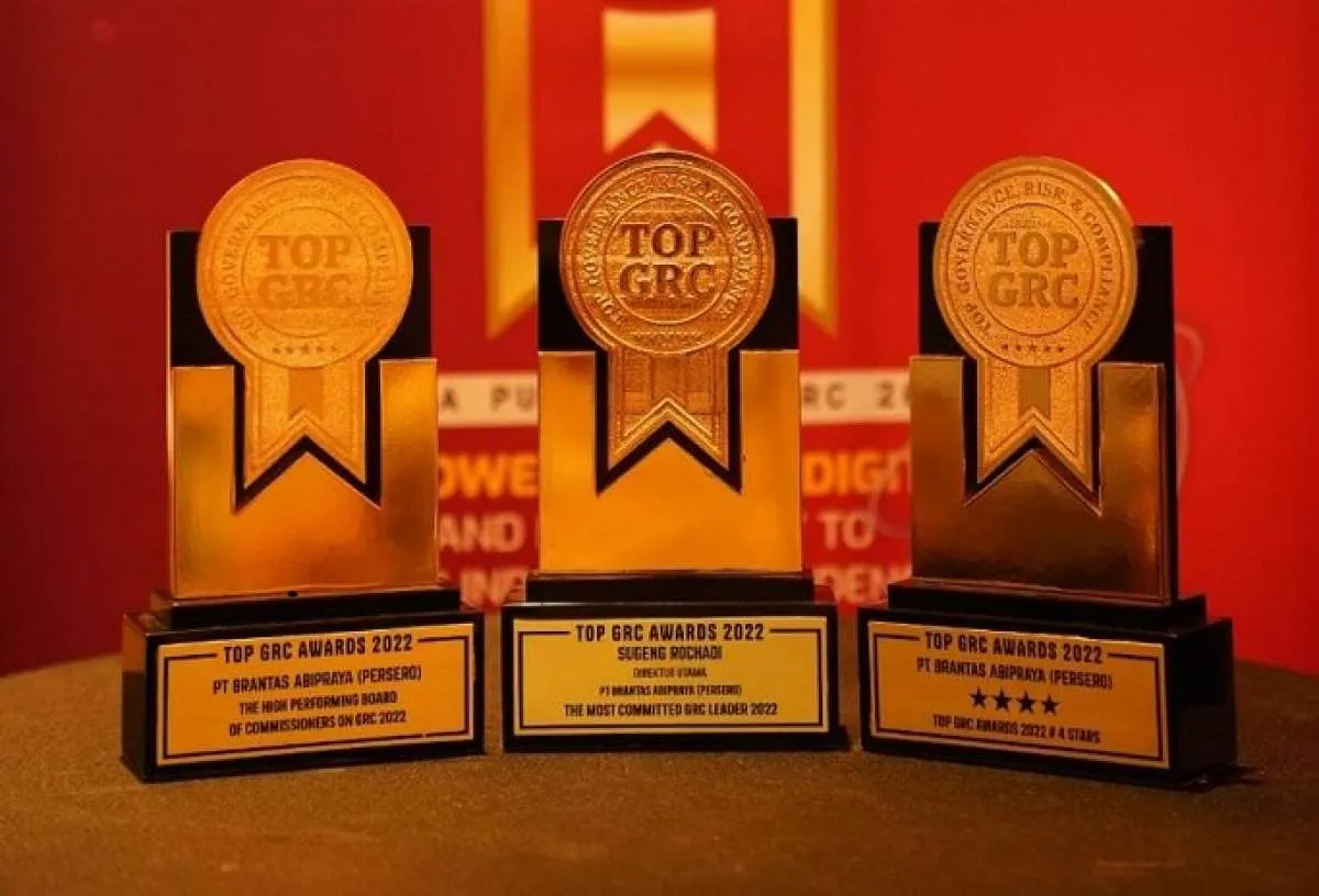 Brantas Abipraya Raih Tiga Award Governance Risk & Compliance 