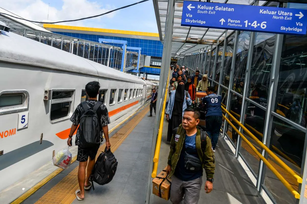 Lebih 3 Juta Tiket Terjual, KAI Telah Layani 1 Juta Penumpang Saat Mudik Lebaran 2025