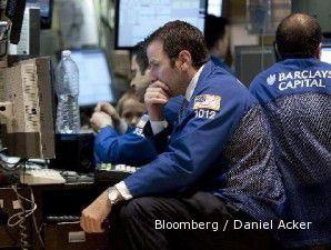 Dow Jones sumringah, bertahan di atas level 11.000