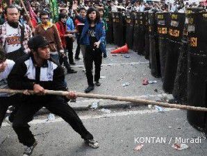 DPR akan panggil Menkopolkam soal ormas anarkis