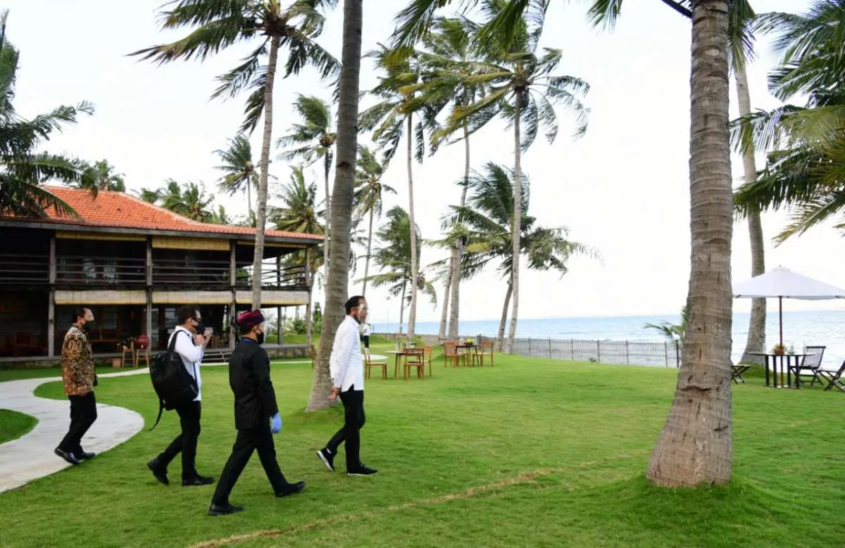 Tinjau Pantai So Long, Jokowi: Banyuwangi paling siap menuju new normal