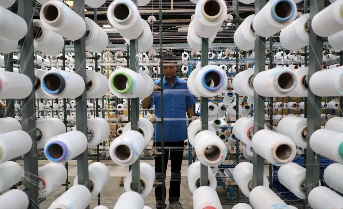 Terbebani Tarif AS 32%, Industri Tekstil dan Alas Kaki Terancam PHK Massal