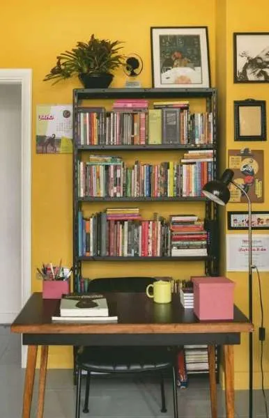 Ruang belajar warna kuning