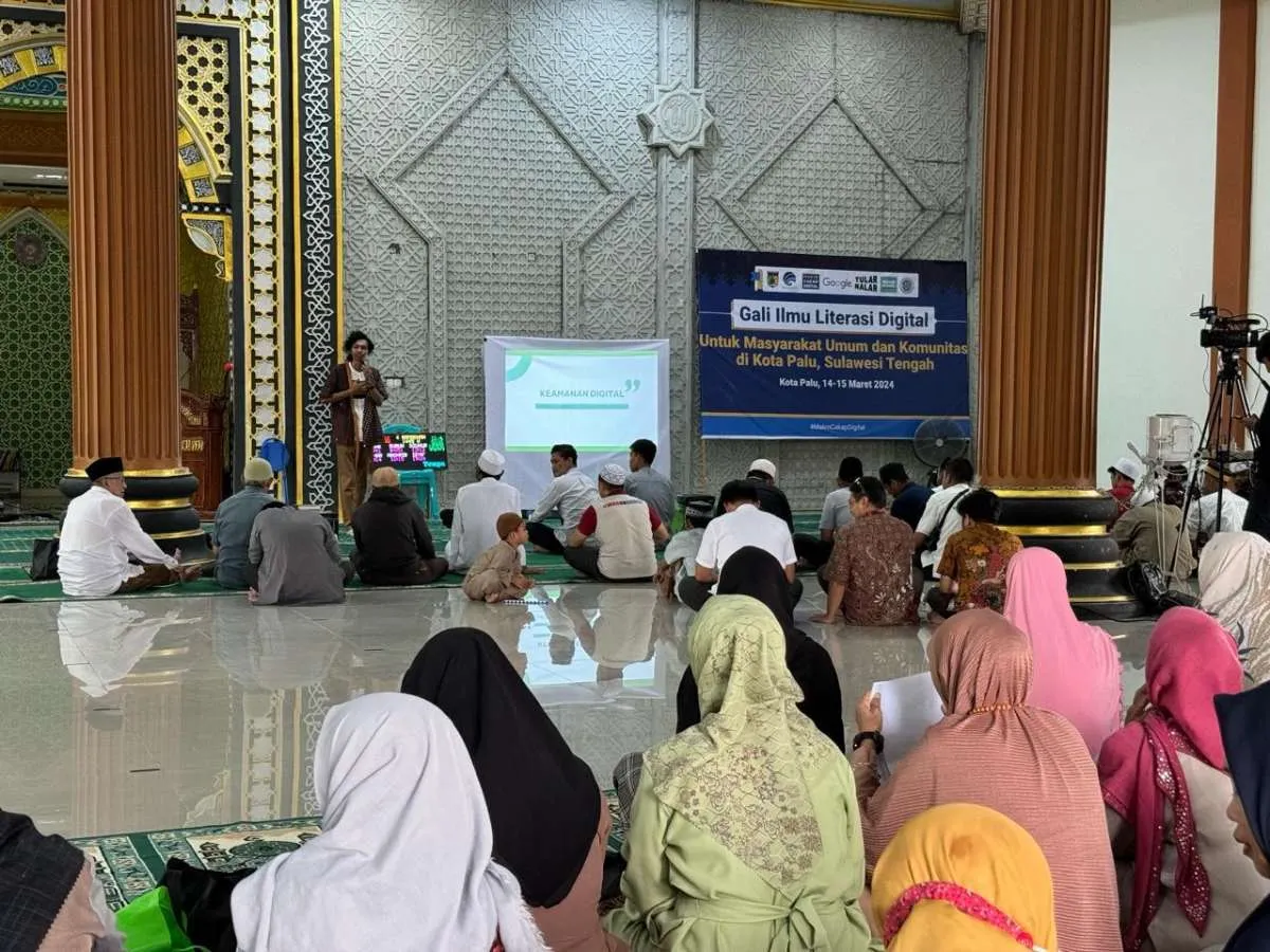 Bentengi Diri dengan Kemampuan Literasi Digital guna Capai Manfaat Positif Internet