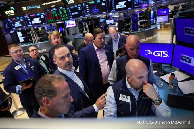 Wall Street Turun Menjelang Akhir Pekan