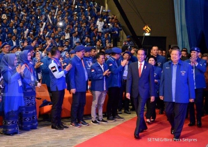 Jokowi hadiri Rapimnas Demokrat dengan mengenakan jas biru