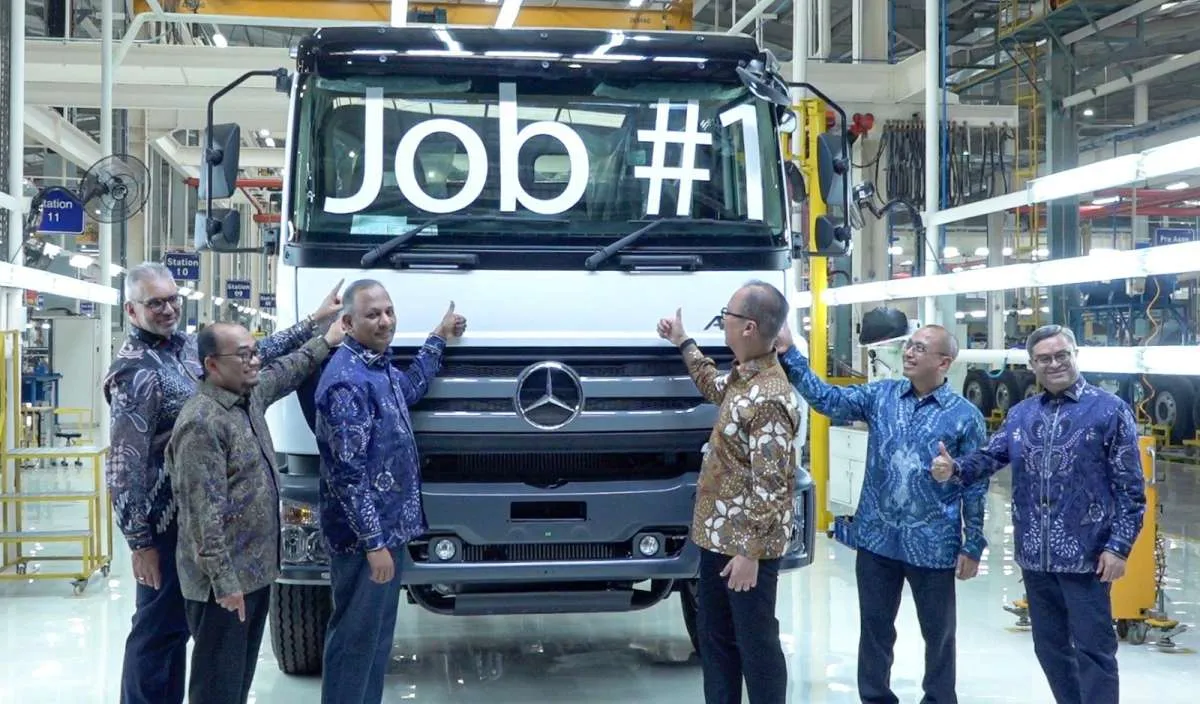 Investasi Otomotif Terus Melaju, Menperin Resmikan Pabrik Baru Mercedes di Cikarang