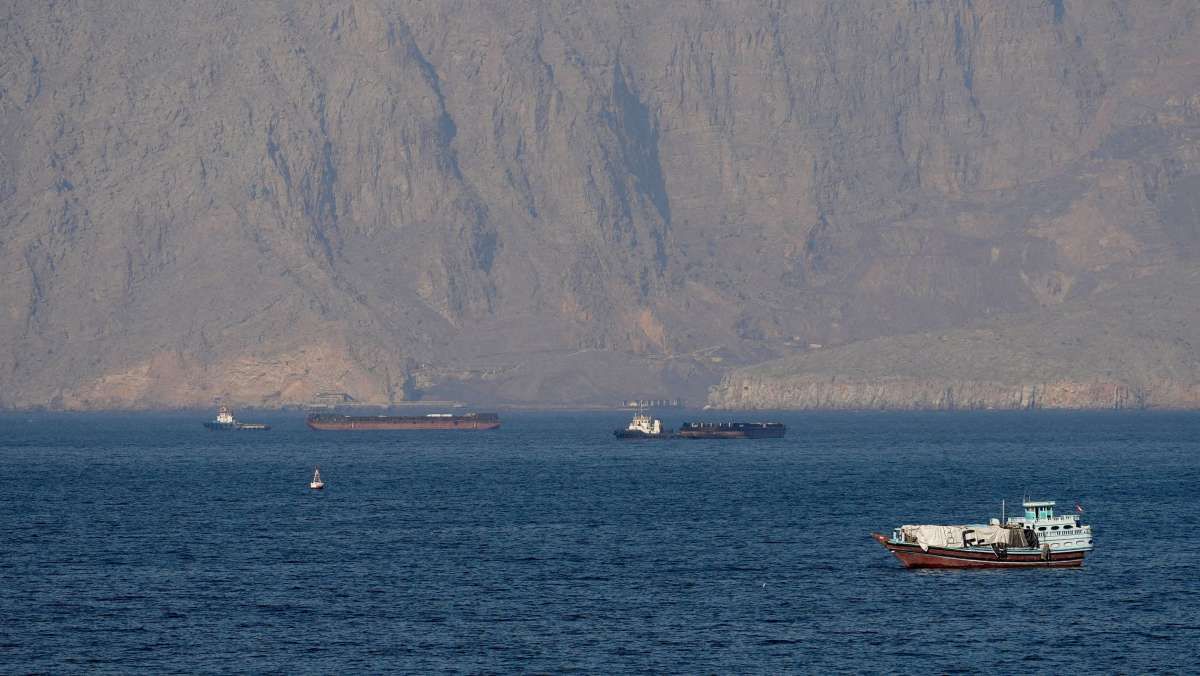 Pasar Saham Kembali Dibayangi Penutupan Selat Hormuz