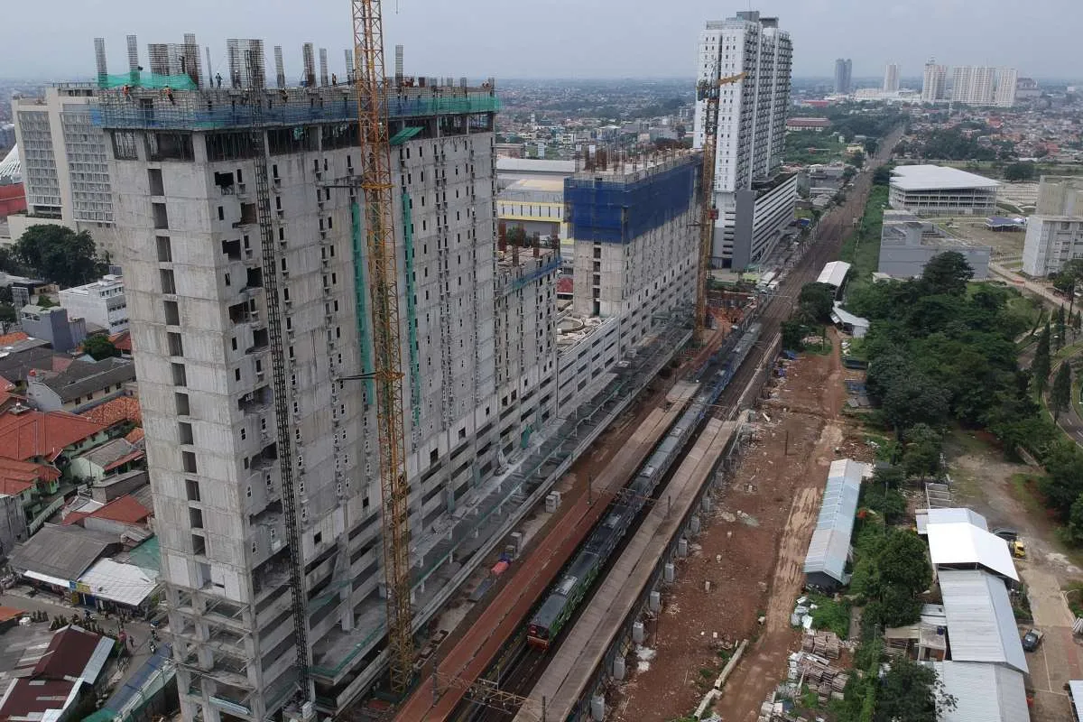 LRT Jabodebek ditargetkan rampung tahun 2022, begini progres proyek TOD Pondok Cina