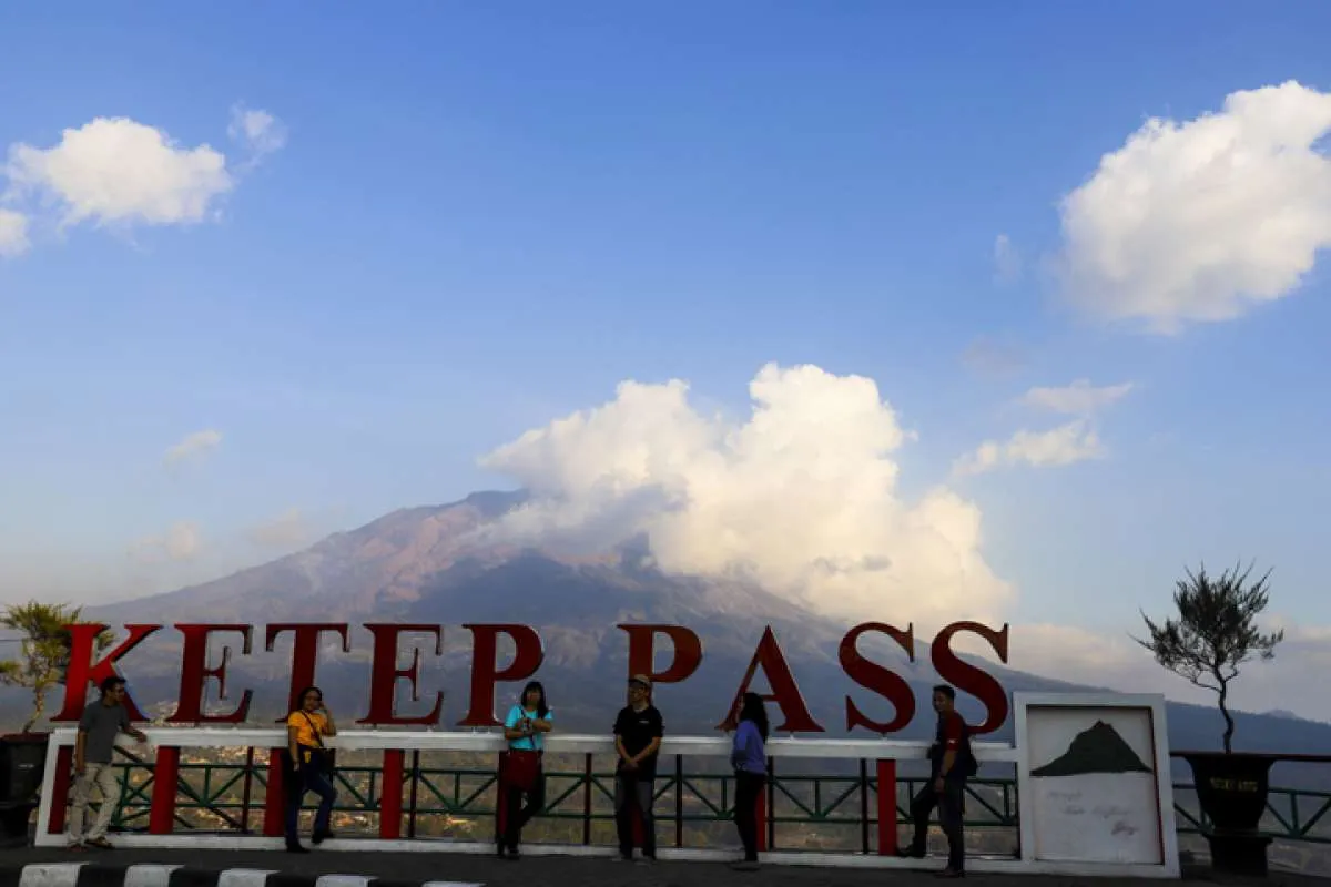 Gunung Merapi erupsi, adakah kaitannya dengan gempa Sleman?