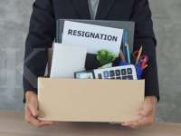 Etika Resign Profesional: Cara Mengundurkan Diri Tanpa Merusak Reputasi Karier