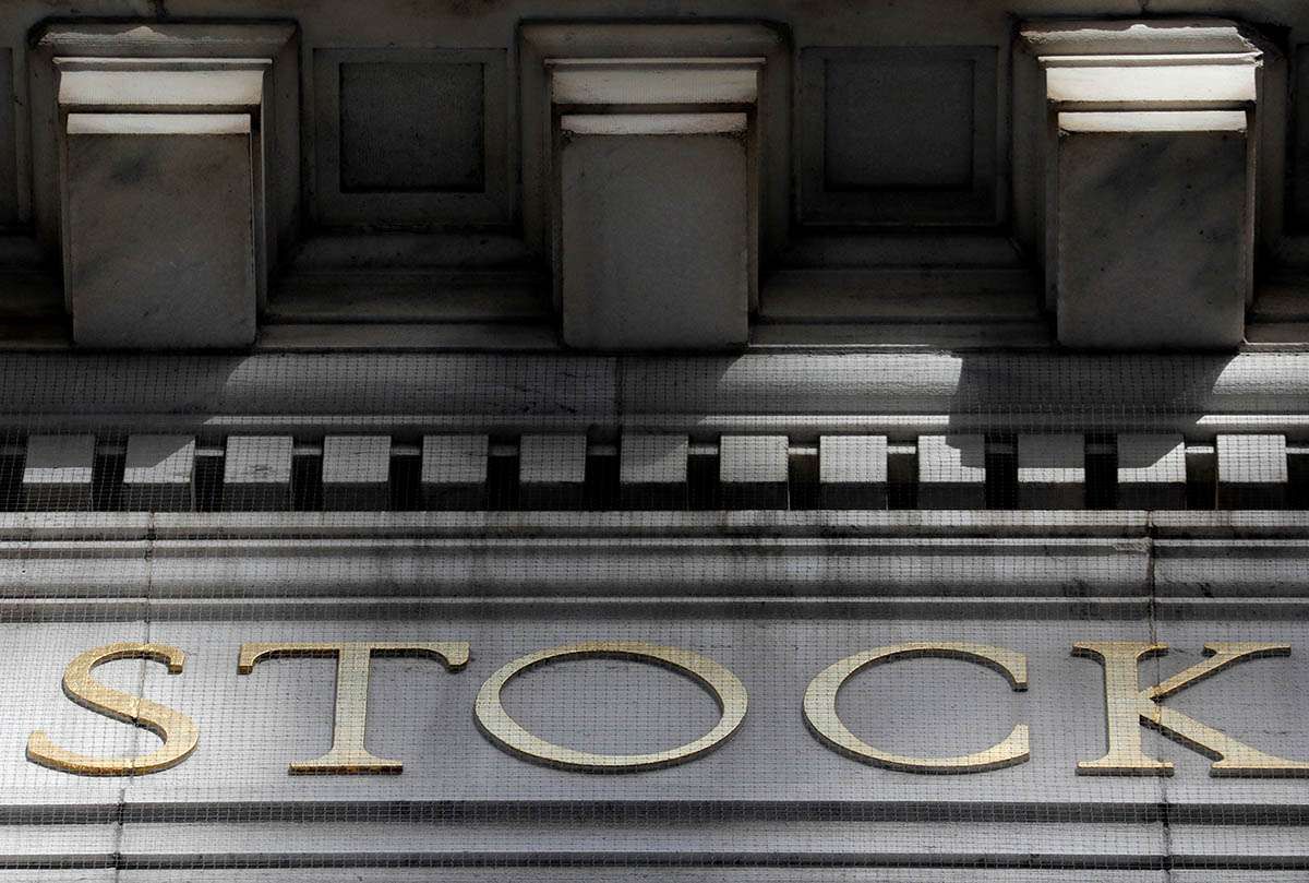 Wall Street: Dow Turun, S&P dan Nasdaq Naik di Tengah Peringatan Biden Akan China