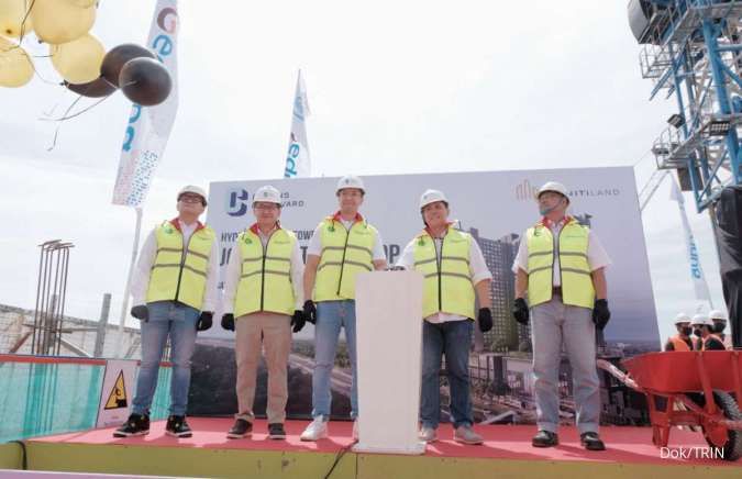 Serah terima Q2-2022, Triniti Land (TRIN) topping off Hyde Tower - Collins Boulevard