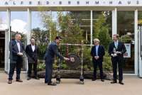 Kangen Indonesia, sila melipir di rumah hutan tropis, kebun binatang Berlin